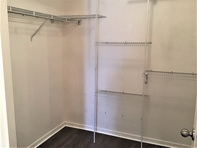 Building Photo - 467 Sedgewick Dr