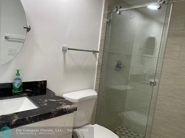 Building Photo - 9420 S Hollybrook Lake Dr