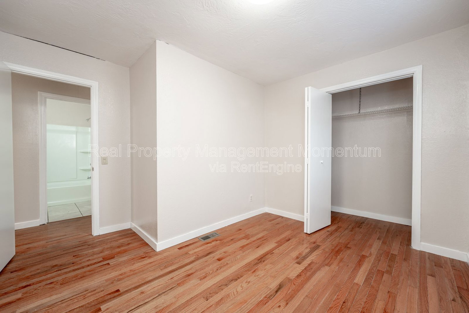 Building Photo - 1118 W Fair Play St
