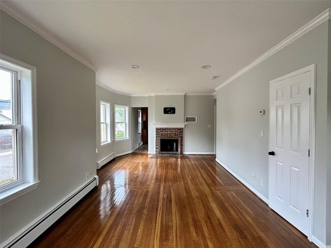 Primary Photo - 339 Midland Ave
