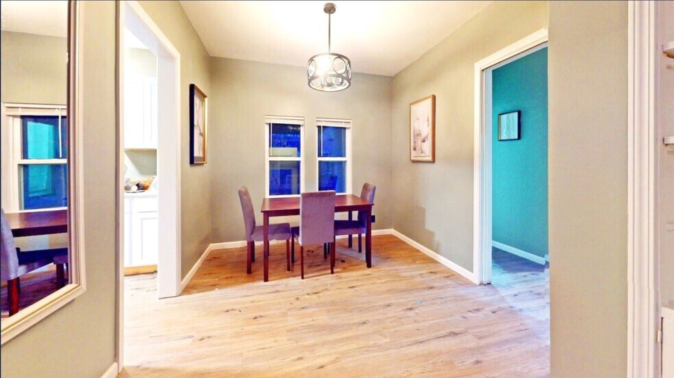 Building Photo - 1341 S Sandusky Ave