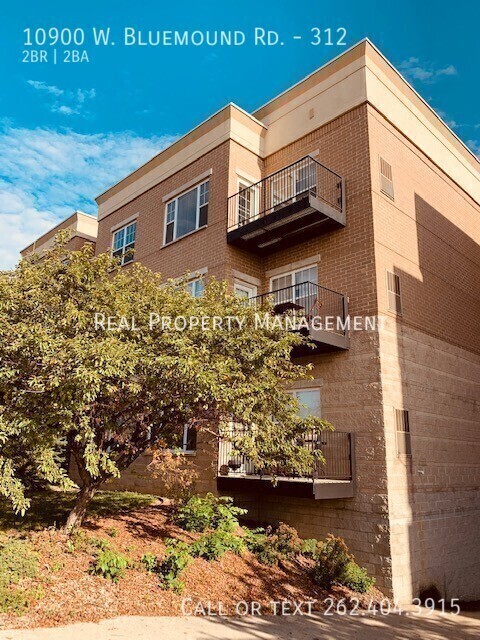 Building Photo - 10900 W Bluemound Rd