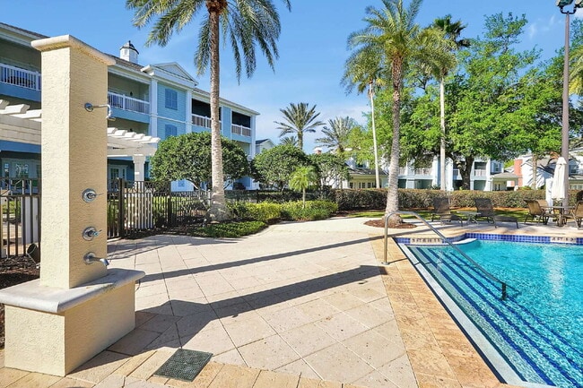 Building Photo - "Beautifully Furnished 3-Bedroom Condo in Desirable Heritage Crossing"