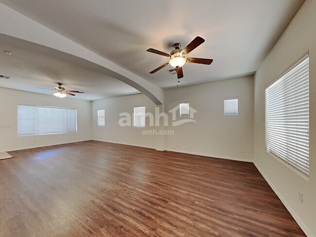 Building Photo - 15954 W Port Royale Ln