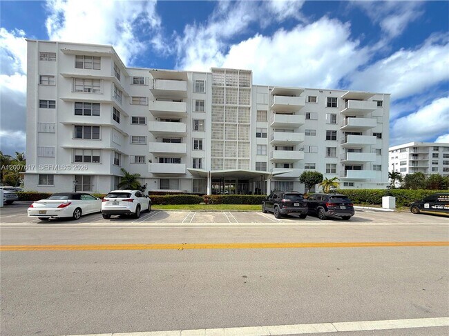 Building Photo - 1075 92nd St