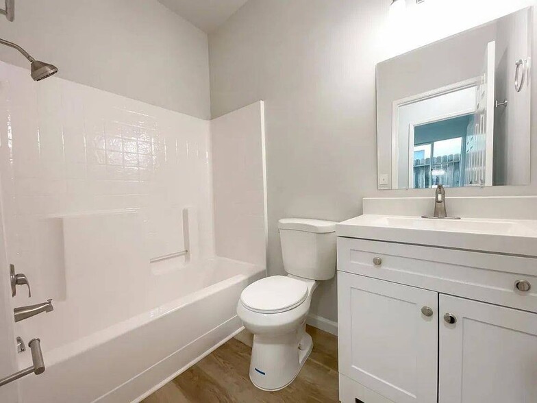 Building Photo - 108 Austin Dr