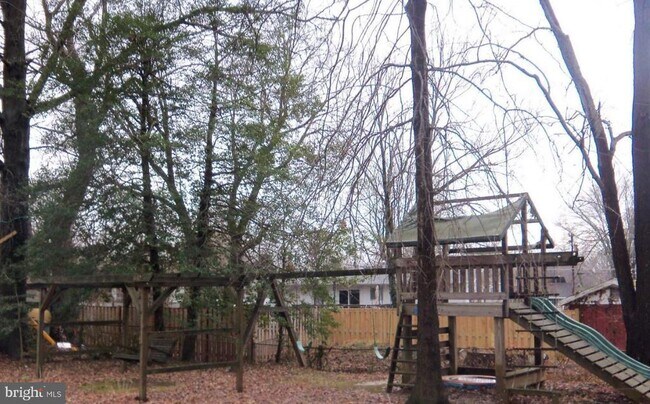 Building Photo - 10213 Rodgers Rd