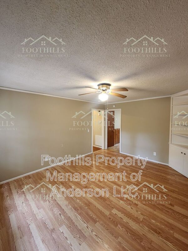 Building Photo - 413 Spring Park Dr