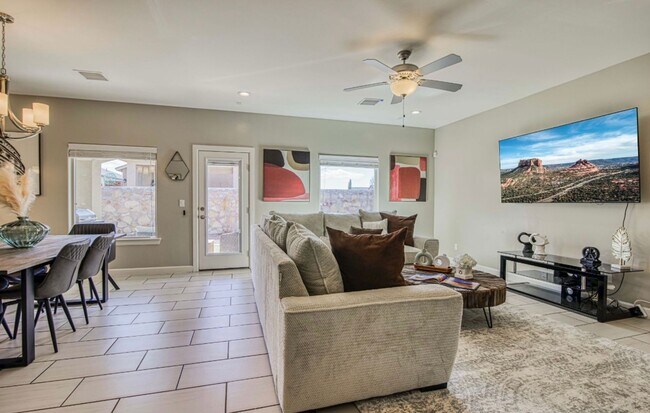 Building Photo - Furnished Eastside Beautiful 3 bed/2 baths for RENT Utilities & Wi-Fi INCLUDED