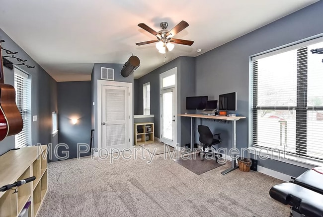 Building Photo - 3475 Spencer St