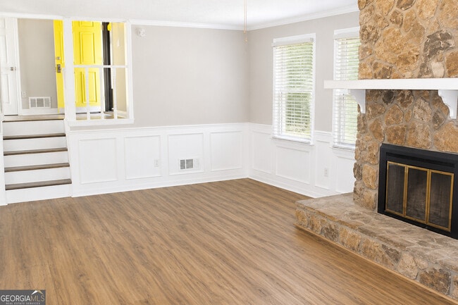 Building Photo - 257 Omega Dr