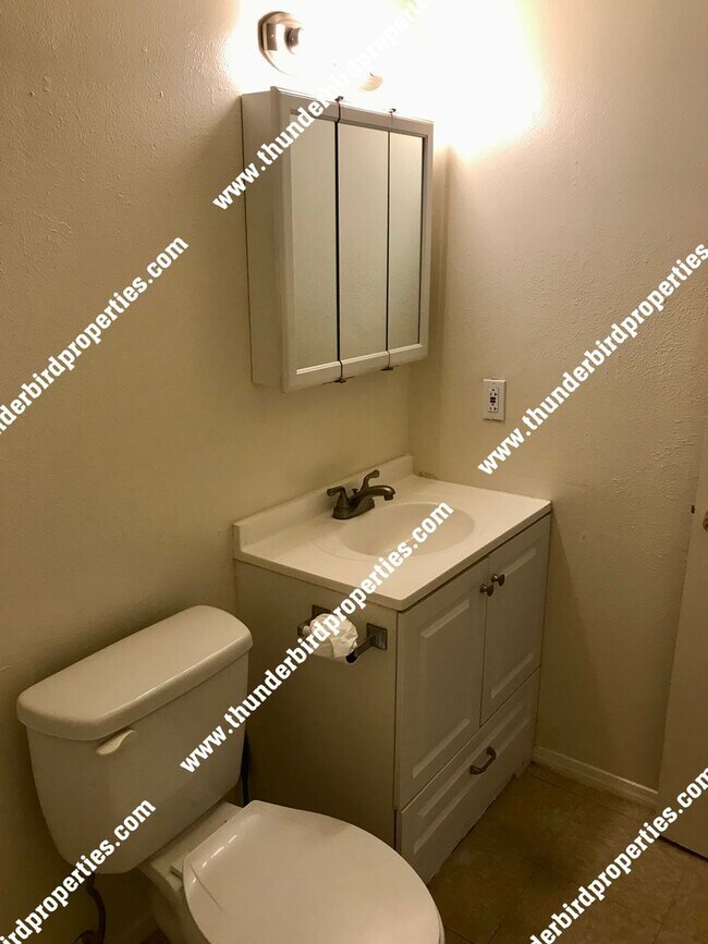 Building Photo - 187 Monte Largo Dr NE