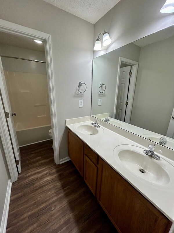 Building Photo - 2132 Brandywine Dr