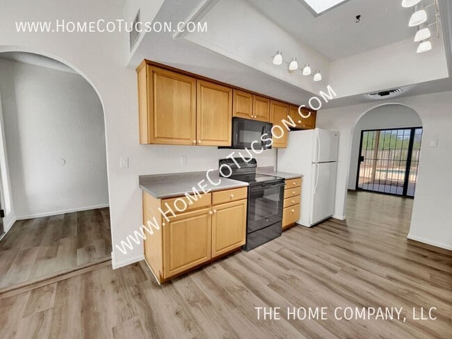 Building Photo - 5243 N Stonehouse Pl