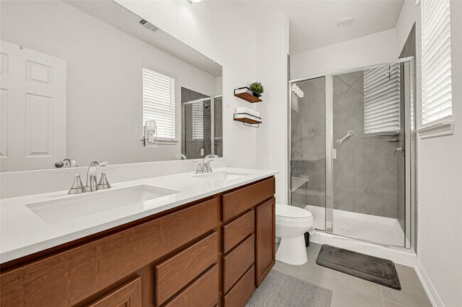 Building Photo - 21262 Hbr Shr Dr