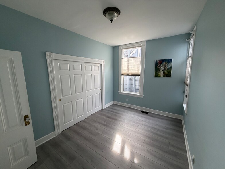 Building Photo - 536 Arlington St