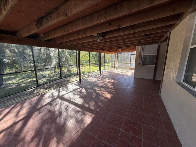 Building Photo - 1976 Willow Wood Dr