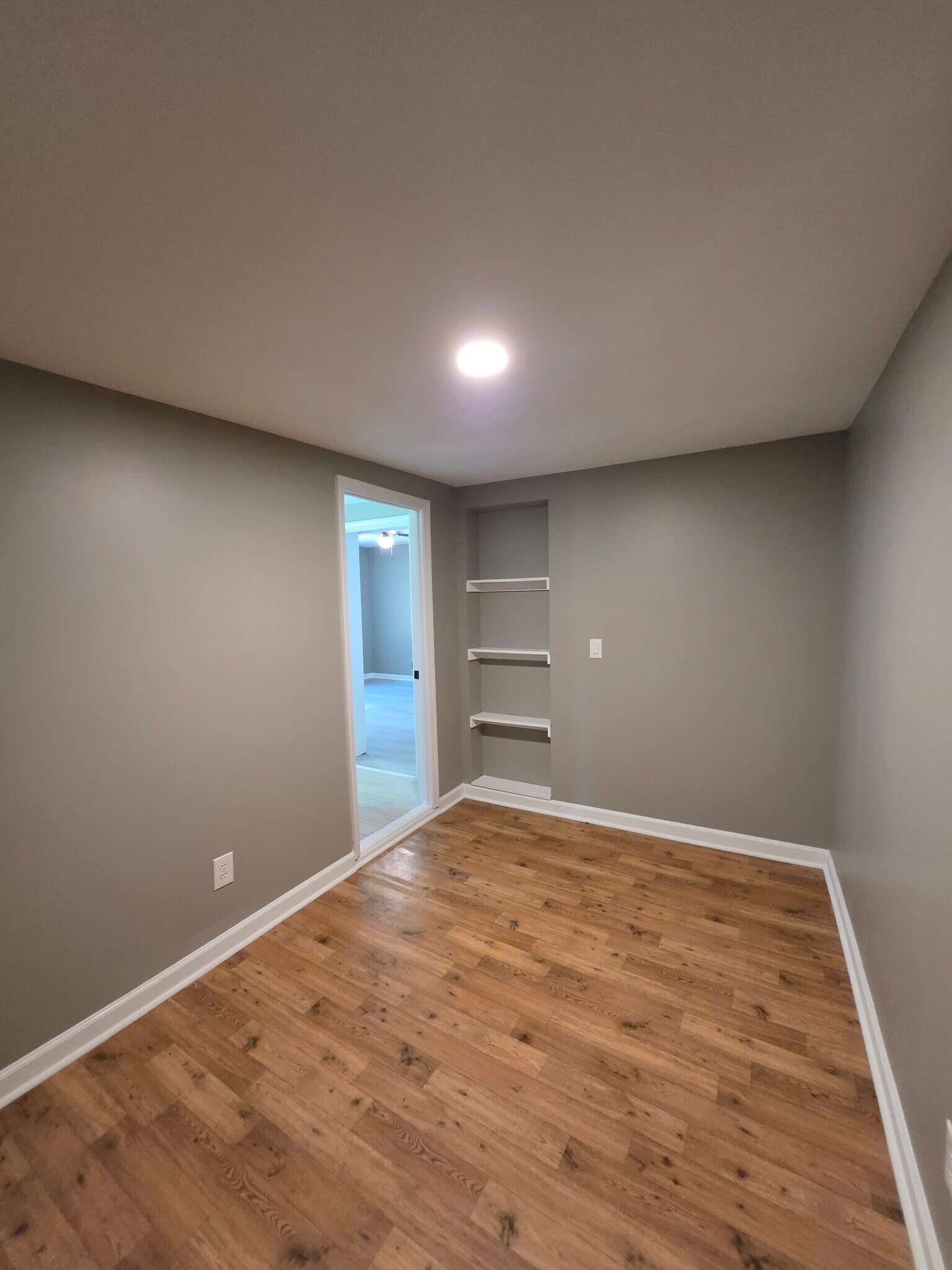 Building Photo - 2412 Springhill Rd
