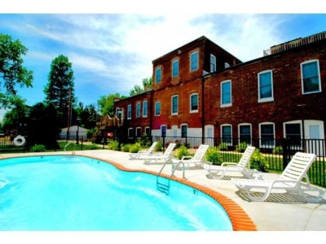 Pool - Cloisters Apartments