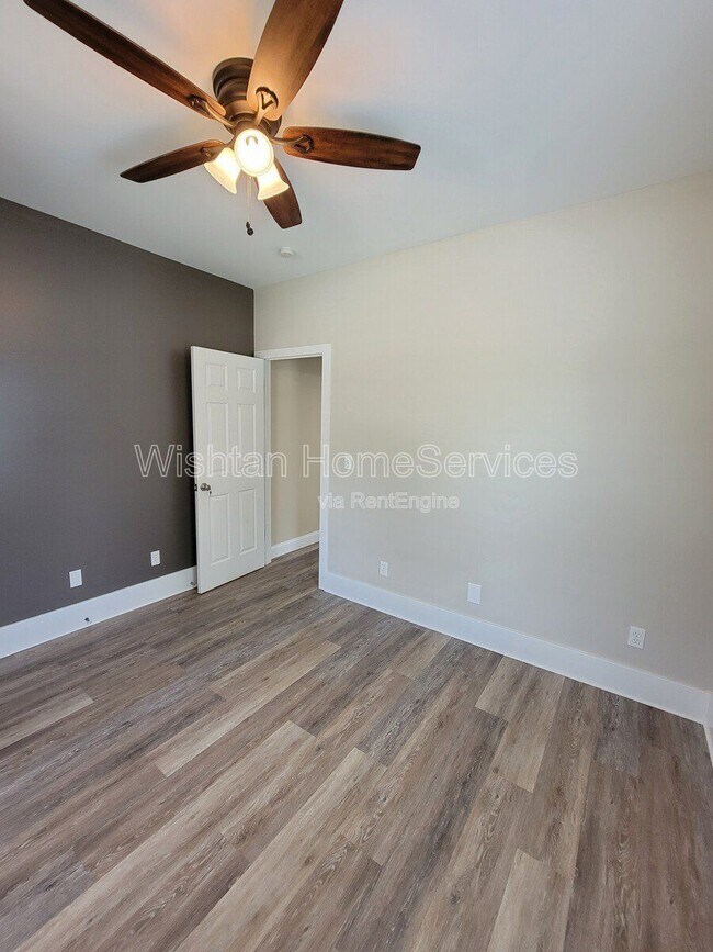 Building Photo - 333 W Murray St