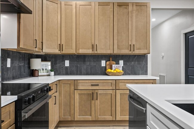 Building Photo - 8302 Lobelia Ln