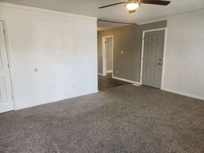 Building Photo - Charming 4-Bedroom Gem in Cahokia Heights!