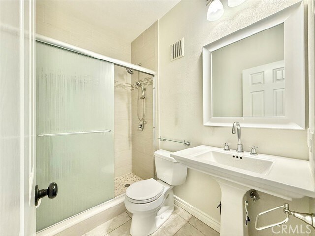 Building Photo - 30902 Club House Dr