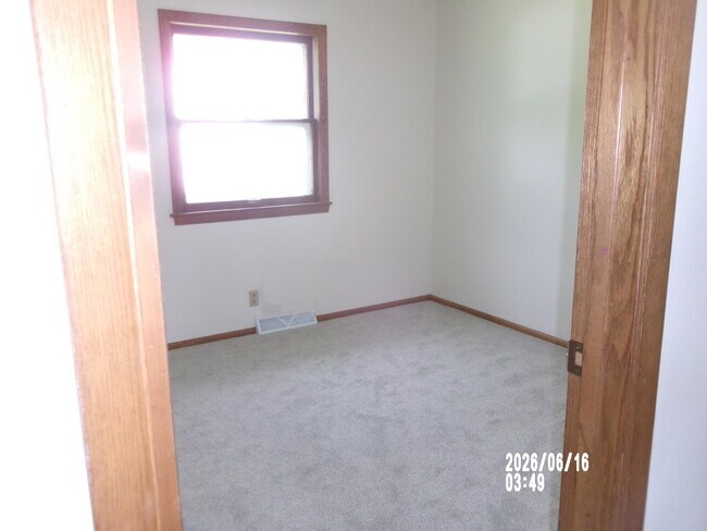 Building Photo - 18620 Midland Pl