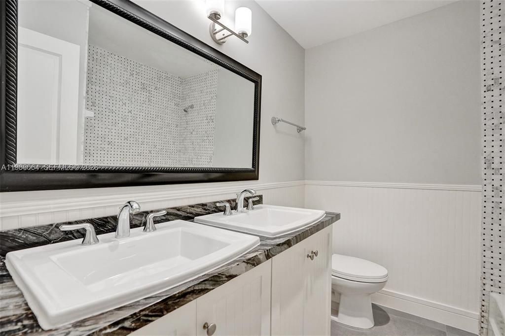 Building Photo - 902 Mandarin Isle