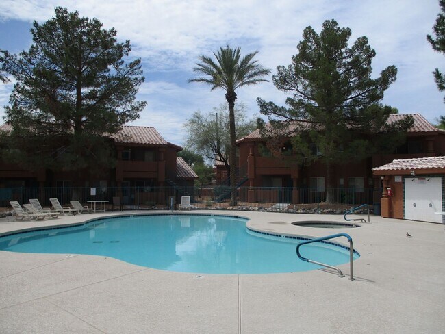 Building Photo - Rock Springs 2 Condo
