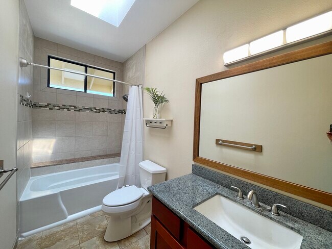 Building Photo - 5146 Lawai Rd