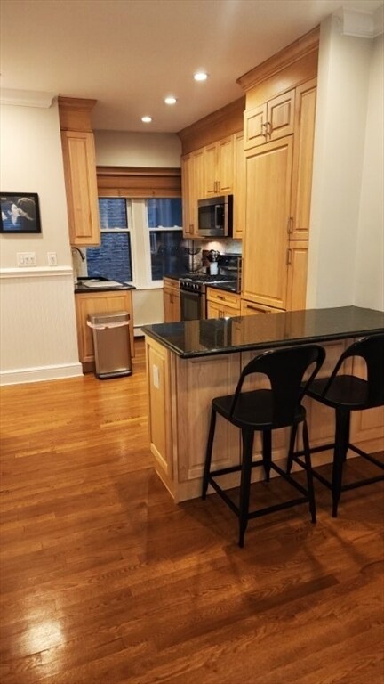 Building Photo - 100 Legends Way