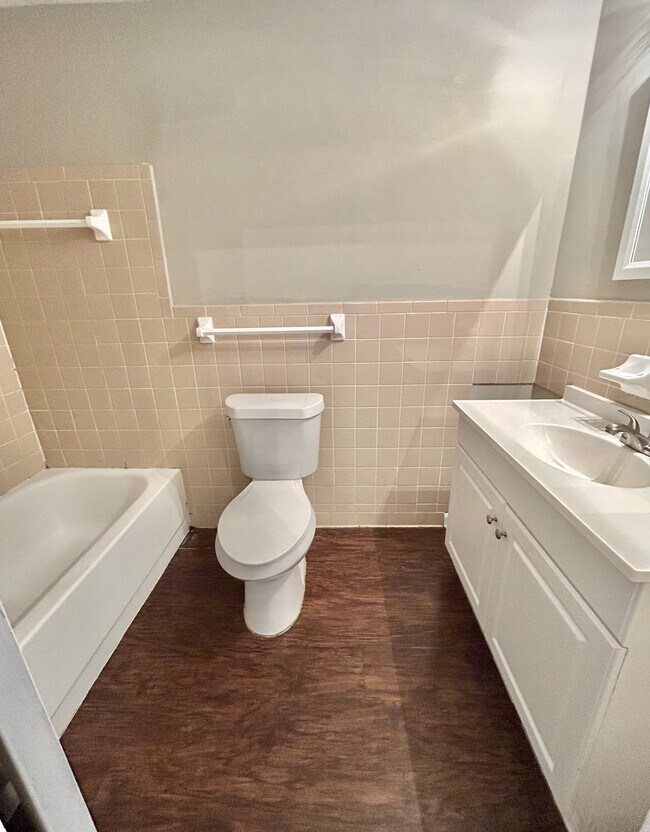 Building Photo - 8798 Pinon Dr