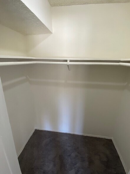 Building Photo - 5460 White Oak Ave