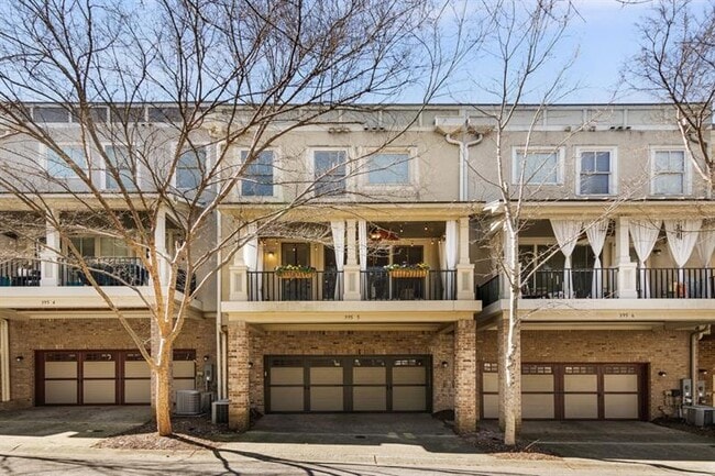 Building Photo - 395 Laurent St NW