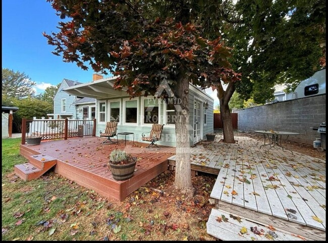 Building Photo - Beautiful Millcreek Home!