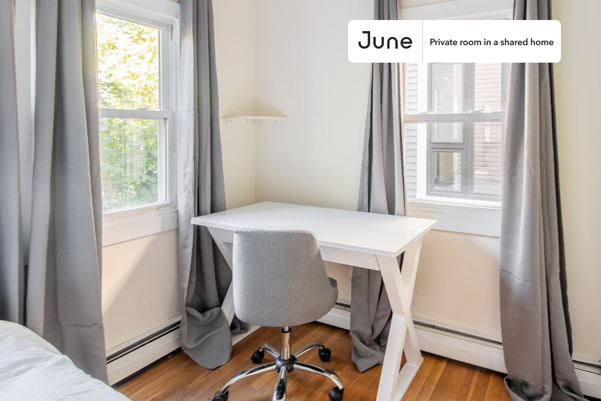 Building Photo - Room in Shared 5 bed/1 bath home in Mission Hill