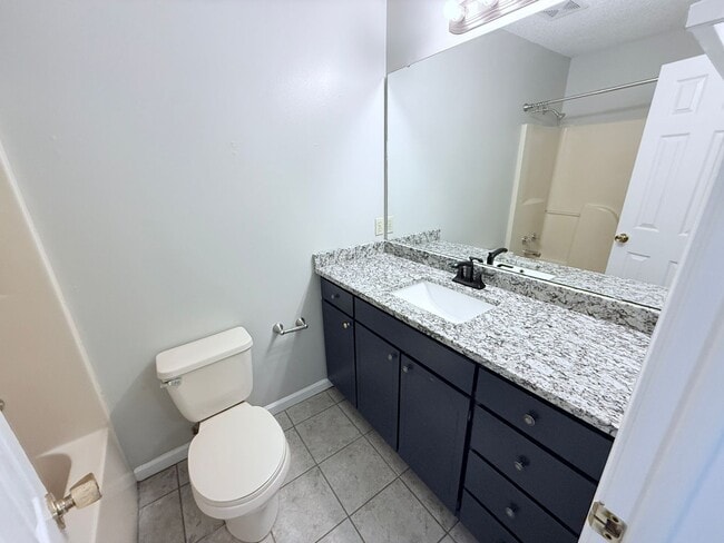 Building Photo - 1001 Creekside Pl