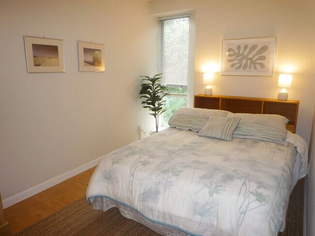 Building Photo - 29 Concord Ave