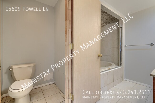 Building Photo - 15609 Powell Ln
