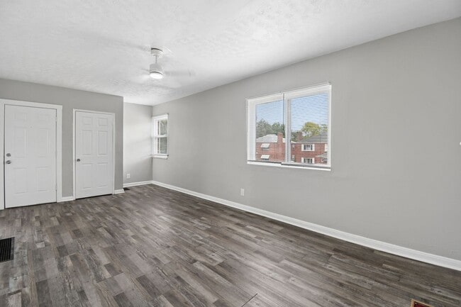 Building Photo - 375 S Chase Ave