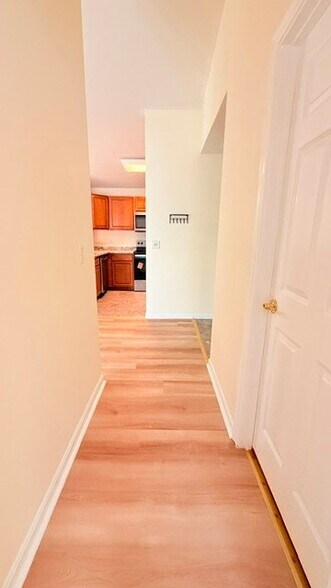 Building Photo - 3044 Westminster Dr
