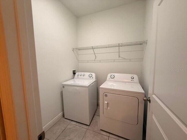 Building Photo - 7855 SW 127th Loop
