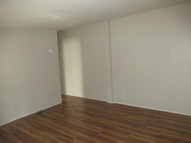 Building Photo - Move-In Ready 4-Bedroom Home on a Private Lot Just North of Lincolnton!