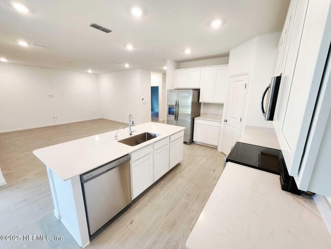 Building Photo - 6232 Mare Ave