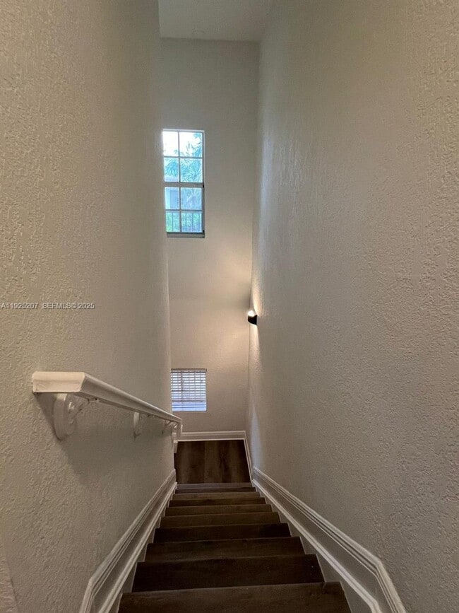 Building Photo - 22 SW 6th Ct