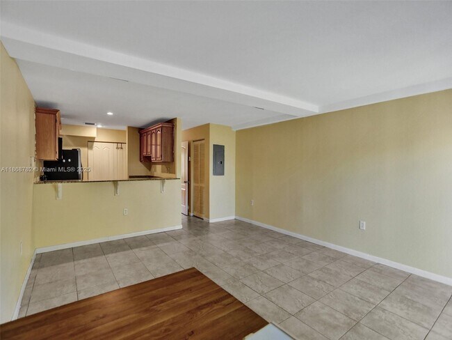 Building Photo - 425 NW 40th Ct