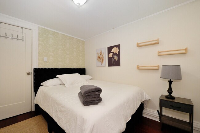 Building Photo - 199 Centre St