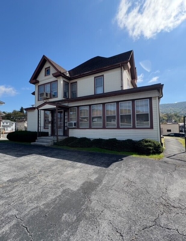 Building Photo - 1701 Jefferson St