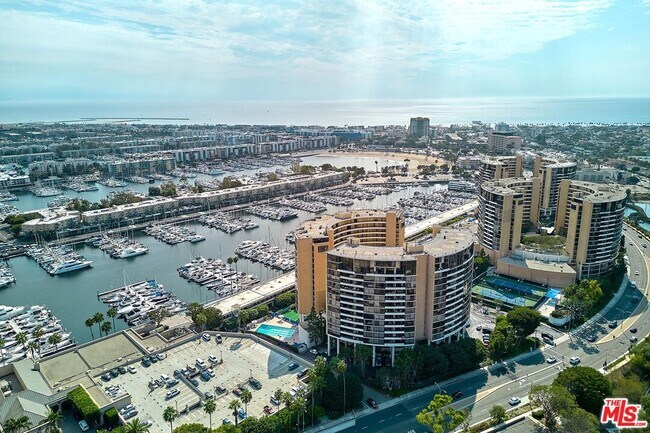 Building Photo - 4337 Marina City Dr